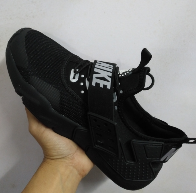 New Nike Air Huarache 6 All Black Shoes